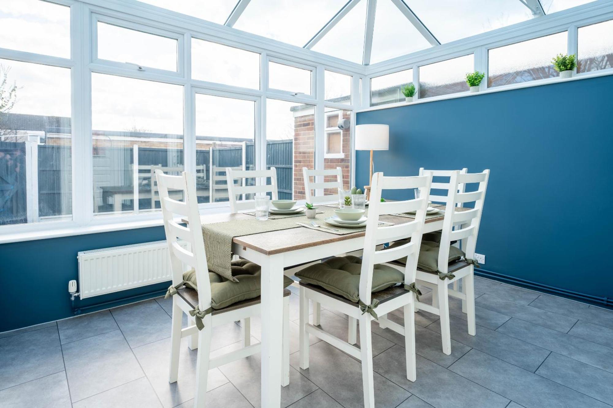 Gatwick Place - 4 Bed 2 Bath Self Contained House With Private Garden Горлі Екстер'єр фото